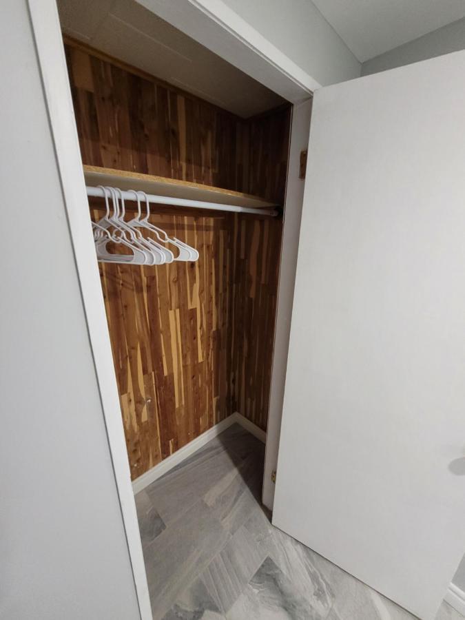 Guest House Basement - Master Bedrooms In Bayview Village Toronto Exterior photo