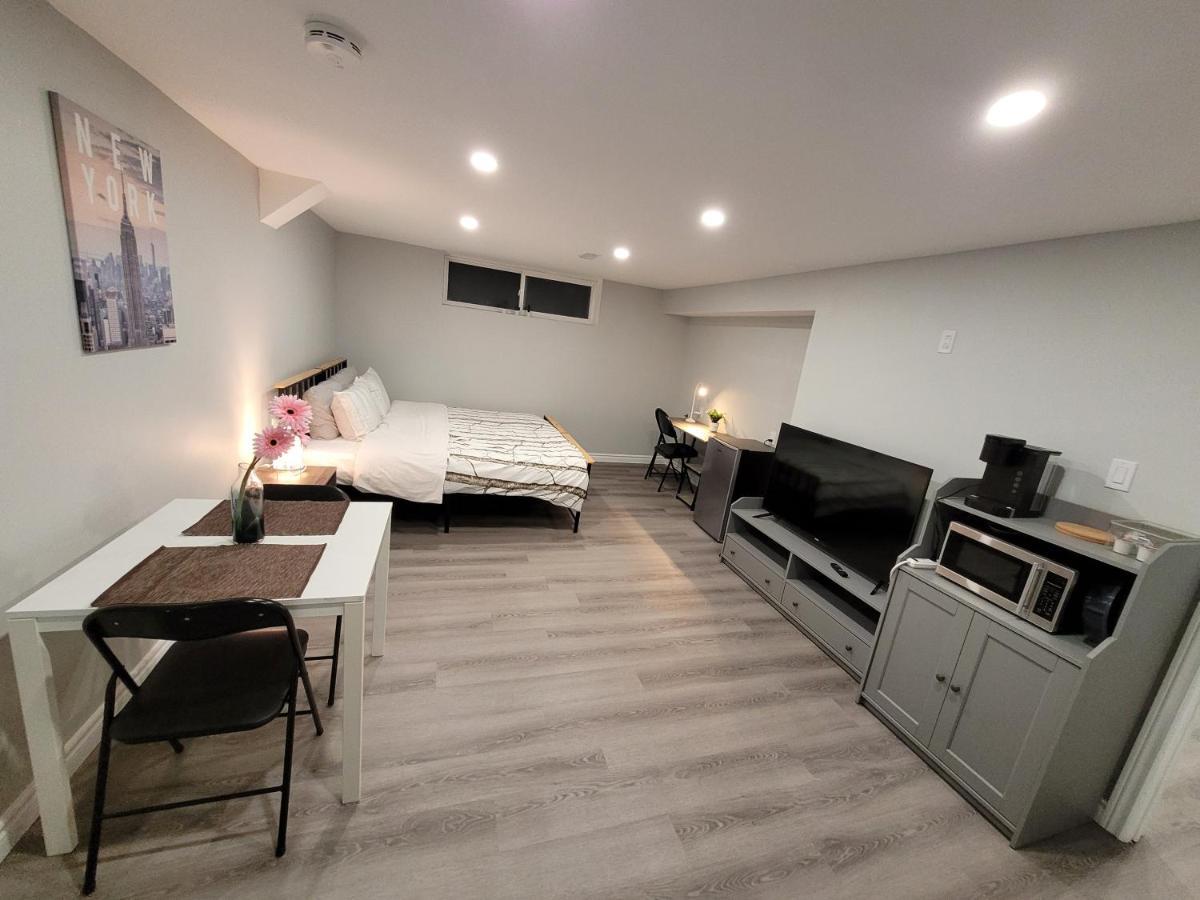 Guest House Basement - Master Bedrooms In Bayview Village Toronto Exterior photo